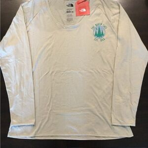 NWT The North Face Women’s Long Sleeve Shirt